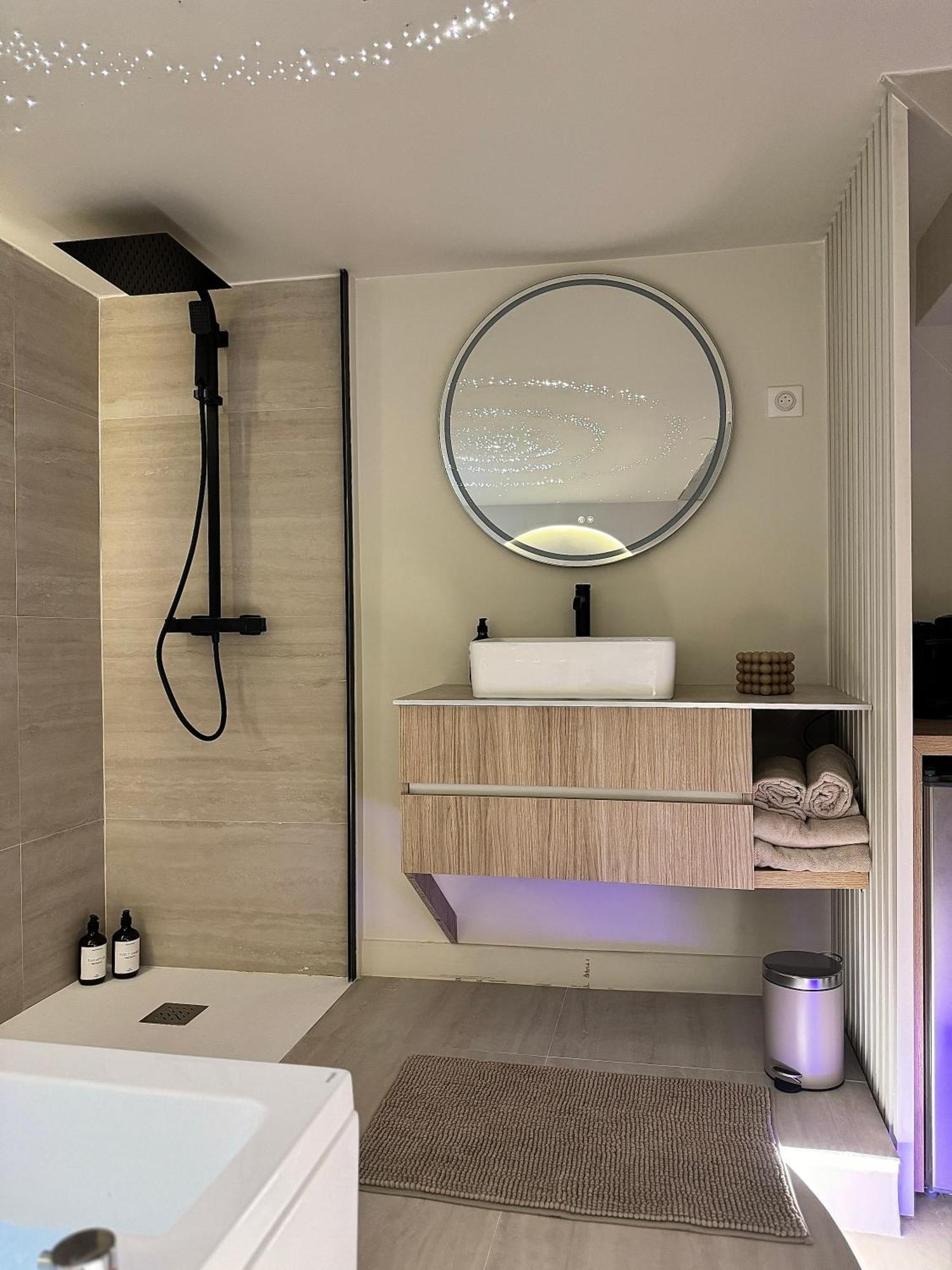 Spa Privatif - Love Room Luxe - Proche Disney Marles-en-Brie Exterior photo