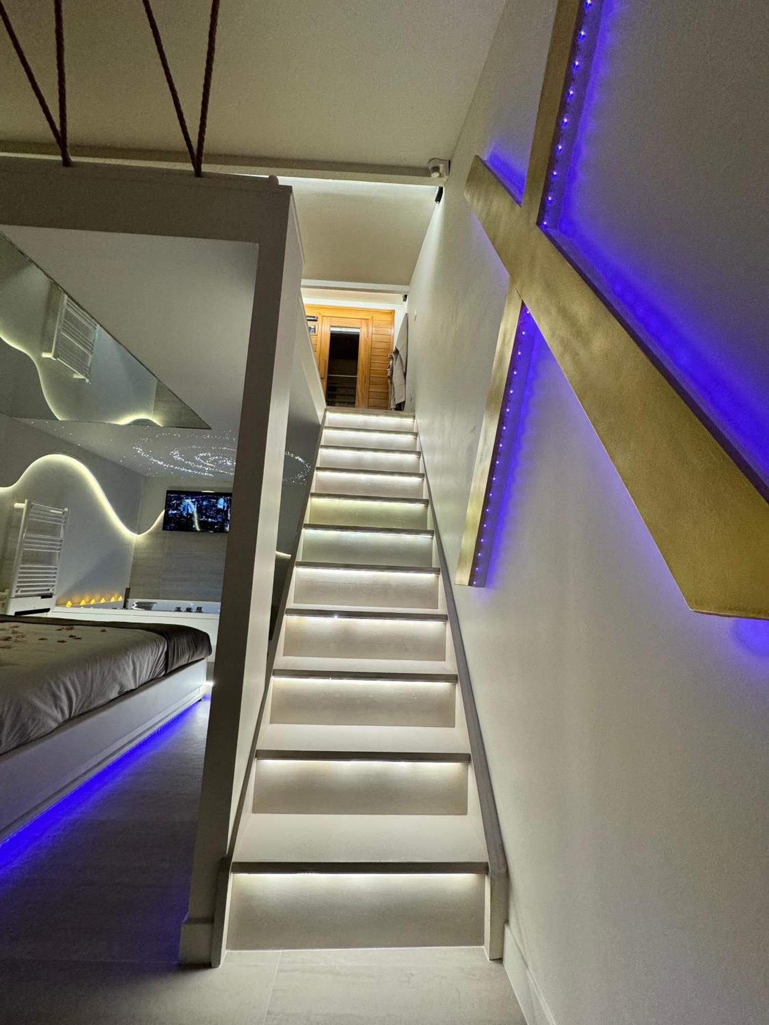 Spa Privatif - Love Room Luxe - Proche Disney Marles-en-Brie Exterior photo